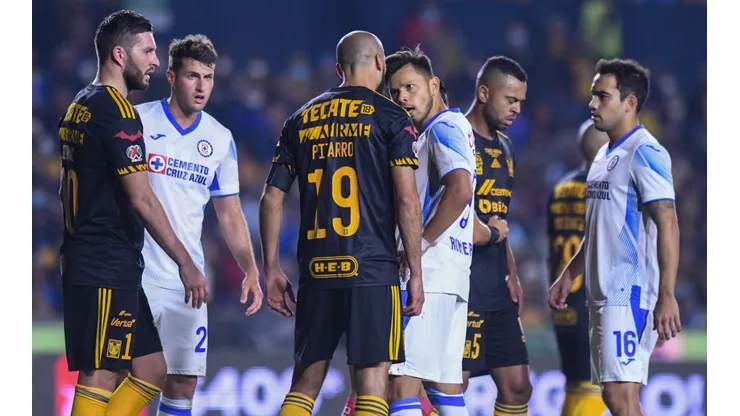 El espectáculo mejoró para el segundo tiempo.