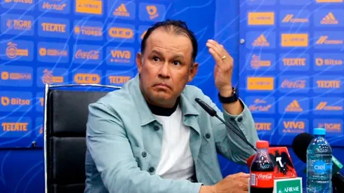 Juan Reynoso en conferencia de prensa tras partido de Cruz Azul vs. Tigres.