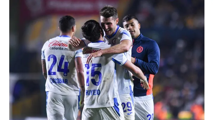 Cruz Azul rescató el empate de visita ante Tigres.