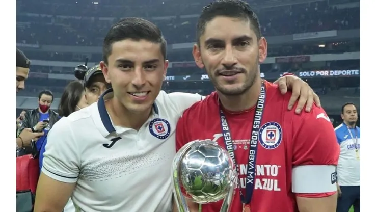 ¡Otra baja en Cruz Azul! Hijo de Chuy Corona dejó al equipo Celeste