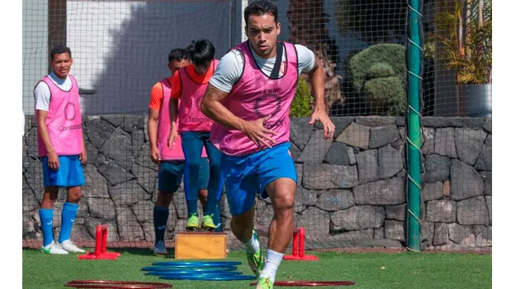Adrián Aldrete volvió a entrenar con Cruz Azul.
