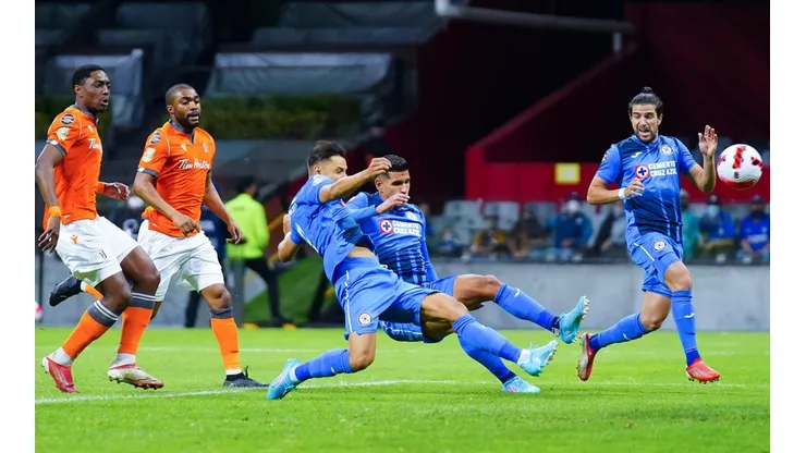 Ángel Romero marcó el primero de Cruz Azul