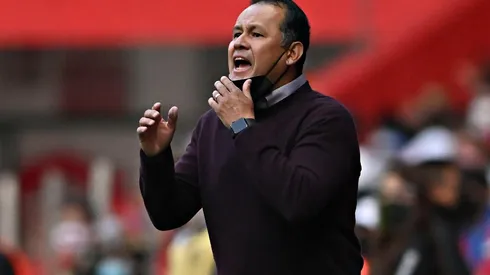 Reynoso dirigiendo ante el Diablo