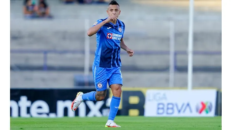 Piojo Alvarado cuando militaba en Cruz Azul