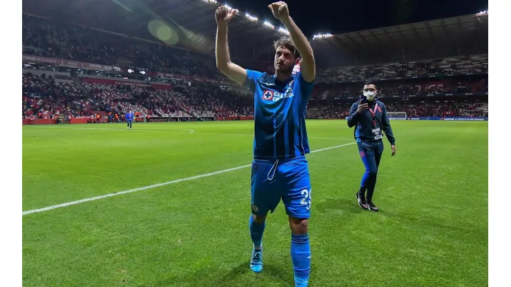 Santi agradeciendo a la afición y a su familia.