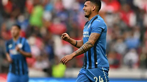 Juan Escobar marca el primer gol ante Toluca.