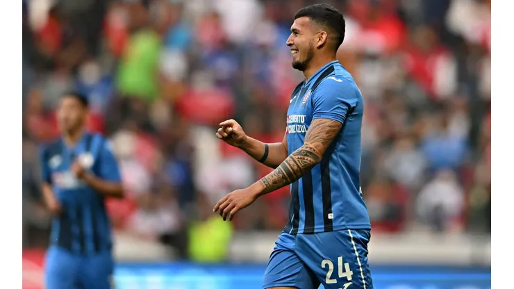 Juan Escobar marca el primer gol ante Toluca.