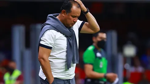 Juan Reynoso buscará levantar a Cruz Azul en la recta final del Clausura 2022.