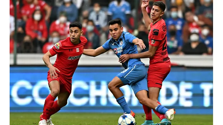 Las acciones del partido entre Cruz Azul y Toluca.