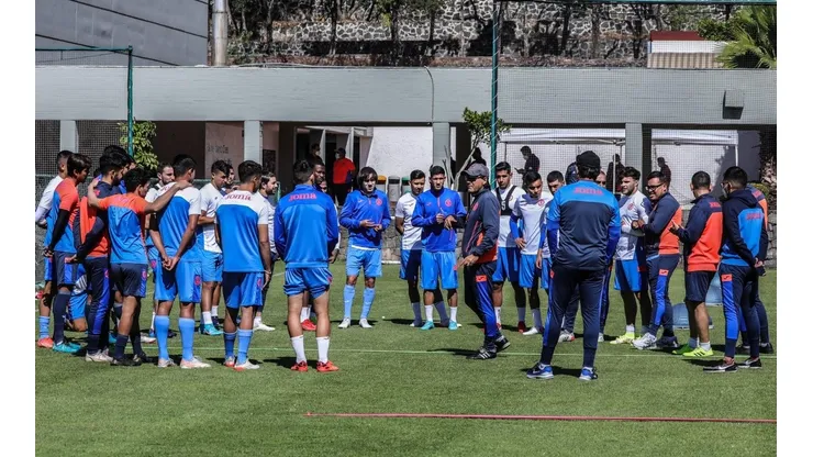 El equipo se entrena este lunes en las instalaciones de La Noria
