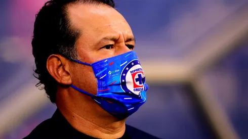 Juan Reynoso se mantiene como director récnico de Cruz Azul.