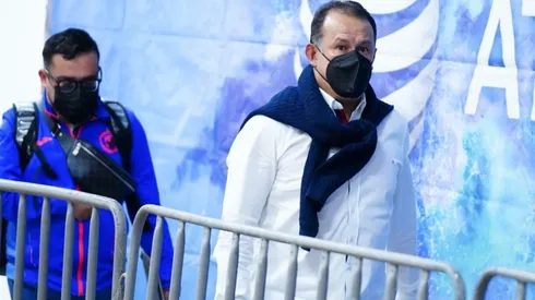 El entrenador peruano ha estado en el centro de la escena de Cruz Azul en la última semanaNo pasamos Navidad ni Año Nuevo juntos"