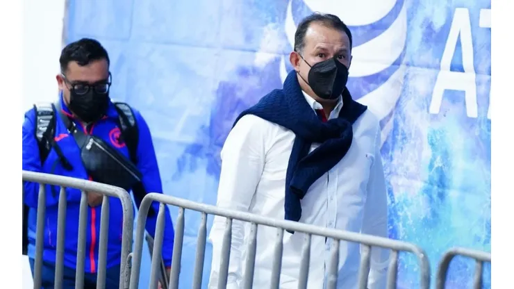 El entrenador peruano ha estado en el centro de la escena de Cruz Azul en la última semanaNo pasamos Navidad ni Año Nuevo juntos"
