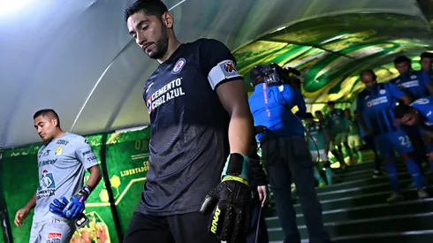 Chuy Corona, listo para una cita más en el Azteca.