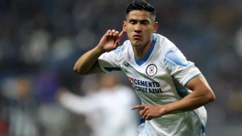 Uriel Antuna ya se estrenó como goleador de La Máquina