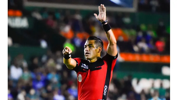 Villa estalla contra los árbitros por los penales no cobrados a Cruz Azul