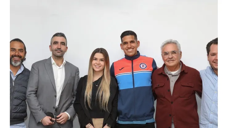 Luis Abram ya eligió su dorsal en Cruz Azul