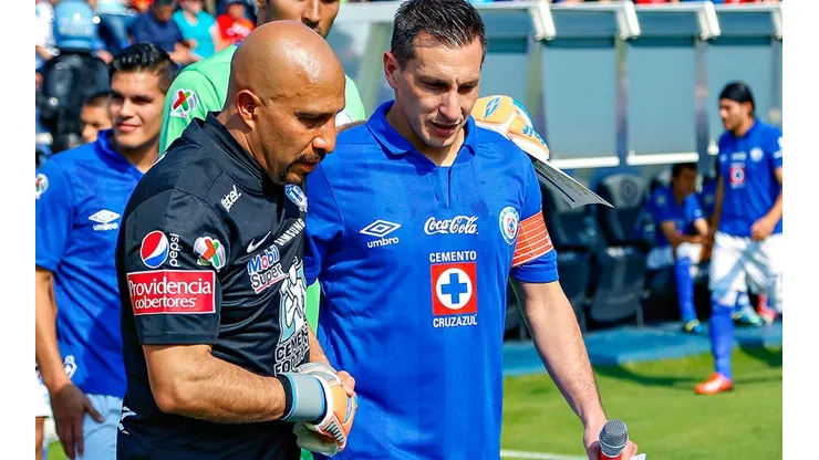 Óscar Pérez y Christian Giménez, dos de los últimos ídolos de Cruz Azul.
