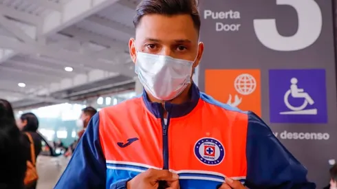 Ángel Romero ya llegó a México para reportar con Cruz Azul.