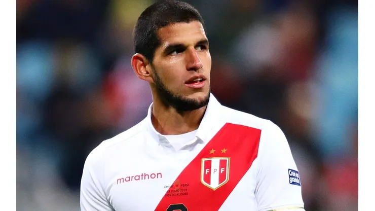 Luis Abram juega esta noche con la Selección de Perú.