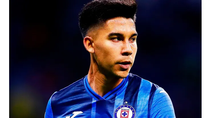 Pol Fenández dejará de ser jugador de Cruz Azul.