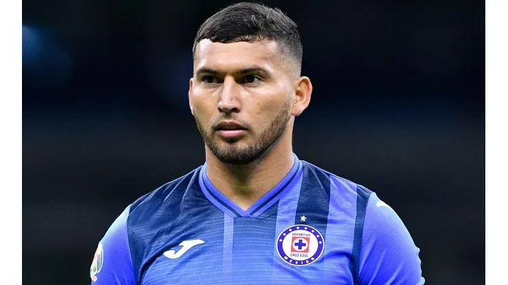 Juan Escobar desea quedarse en Cruz Azul por un tiempo más.