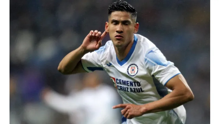 Uriel Antuna firmó su primer gol con Cruz Azul.