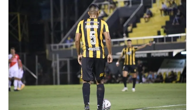 Atención: Guaraní confirma que Cruz Azul sondeó a Roberto Fernández