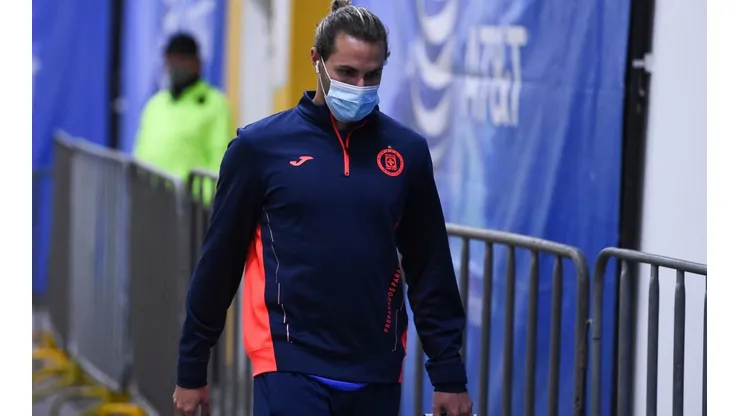 Santi Giménez regresó a Cruz Azul tras contagiarse de coronavirus.
