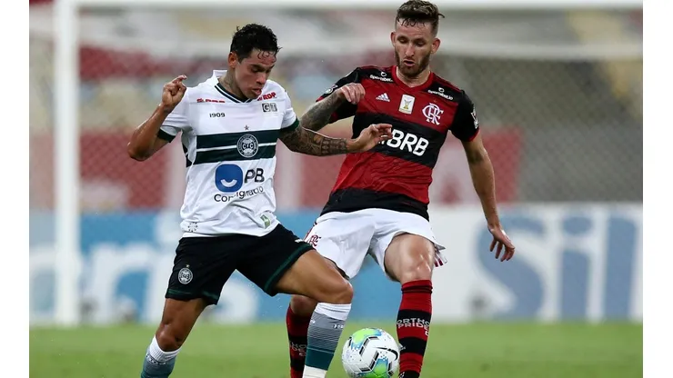 Flamengo rechazó la primera oferta de Cruz Azul por Léo Pereira