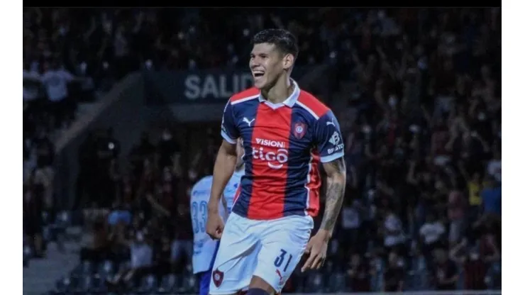 Ojo: Esta semana podría definirse el fichaje de Robert Morales