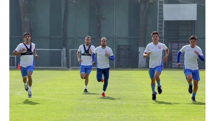 Dos jugadores de Cruz Azul positivos en covid-19