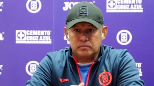 Juan Reynoso, en conferencia de prensa.