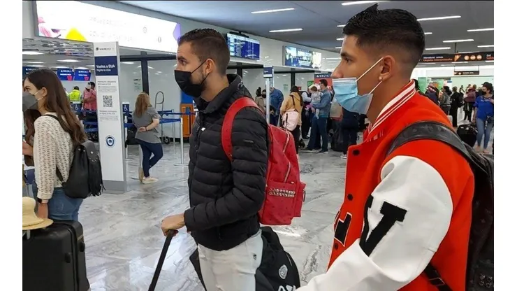 Mayorga y Antuna ya viajan a la CDMX para firmar con Cruz Azul