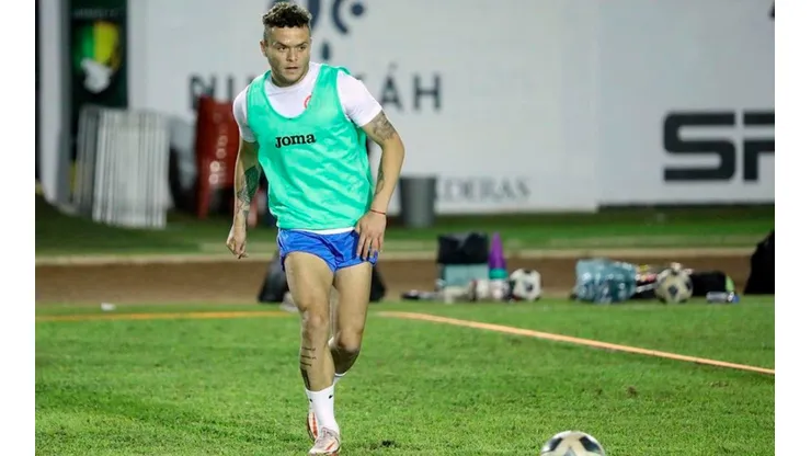 Jonathan Rodríguez seguirá en Cruz Azul.