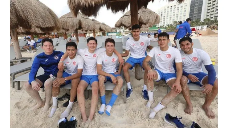 De izquierda a derecha: Alfredo Cabañas, Emmanuel Gutiérrez, Josué Díaz, Rodrigo Huescas, Cristian Jiménez, Rafael Guerrero y Eduardo Pastrana.