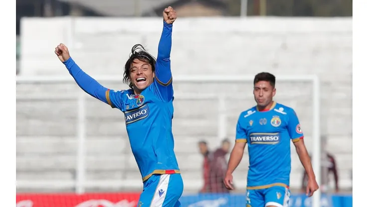 Cruz Azul lanza nueva oferta por el fichaje de Joaquín Montecinos