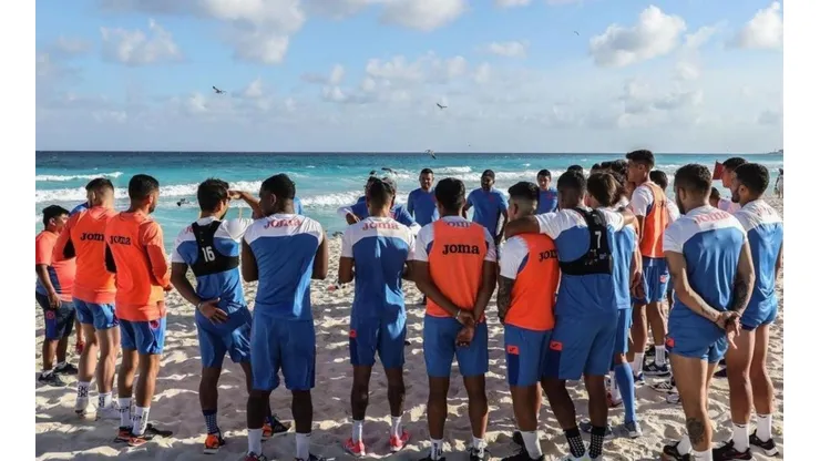 Rómulo se sumó a la pretemporada de Cruz Azul un día tarde
