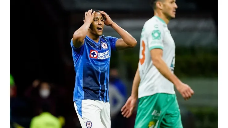 Oops: Cruz Azul rechazó otra oferta por Romo desde España