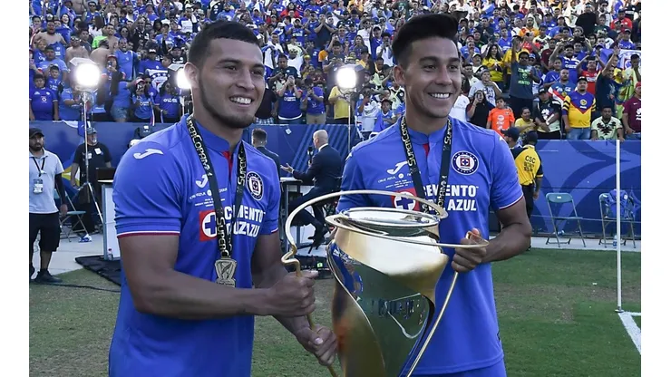 Juan Escobar y Pol Fernández terminan su contrato con Cruz Azul en junio del 2022.