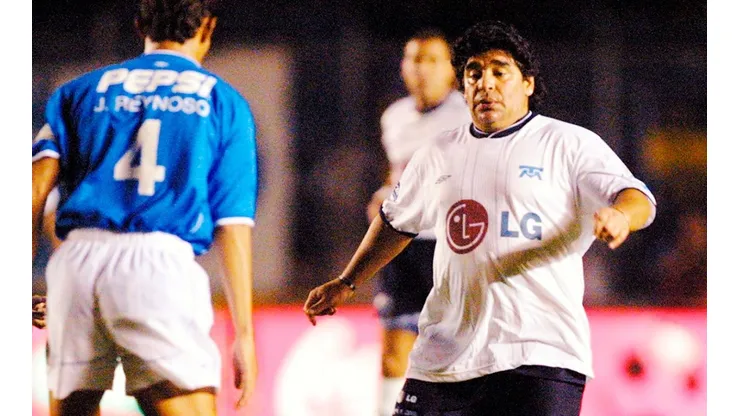 Diego Maradona frente a frente ante Juan Reynoso.
