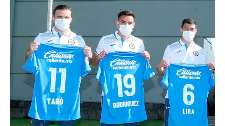 Cruz Azul confirmó la llegada de ocho refuerzos.