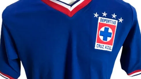 La playera que Cruz Azul portó en los 70.