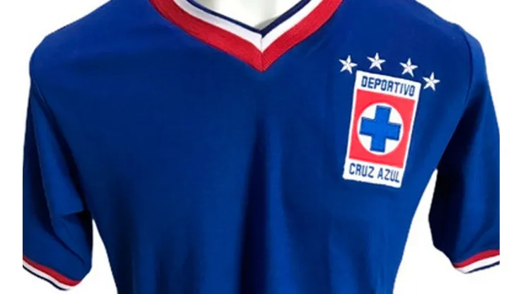 La playera que Cruz Azul portó en los 70.