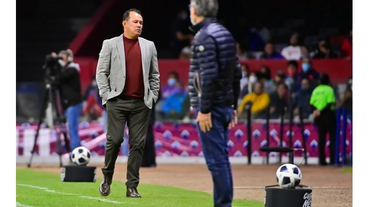 "No nos conviene ser dos equipos en uno": Reynoso destroza a Cruz Azul