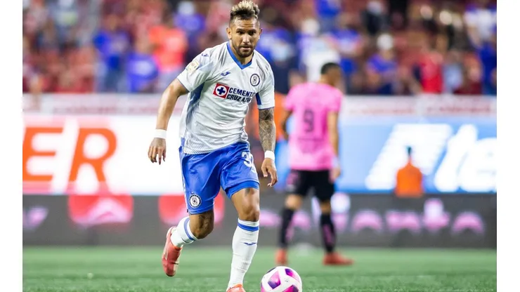 Walter Montoya pone en duda su renovación con Cruz Azul