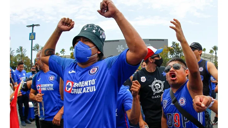 Afición de Cruz Azul quiere ganarle al América.
