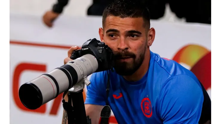 El nuevo jersey de portero de Cruz Azul que lució Andrés Gudiño