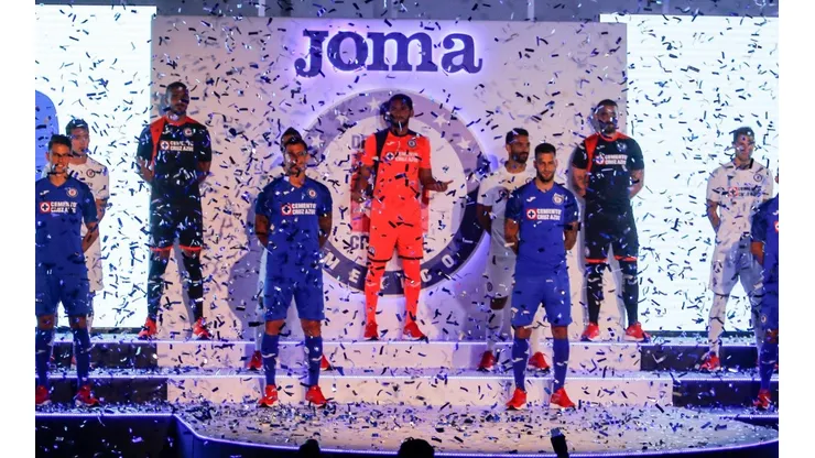 ¿Qué le exige Cruz Azul a las marcas que quieren hacer su jersey?