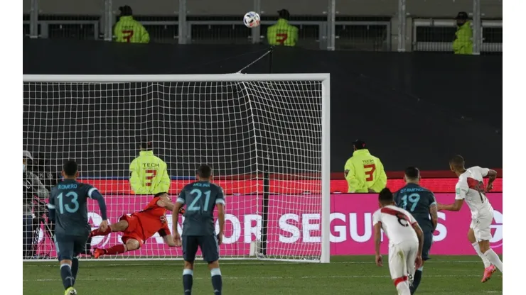 Yotún revela amenazas de hinchas tras fallar un penal por Perú